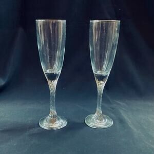 Set of 2 Twisted Stem Champagne Glasses